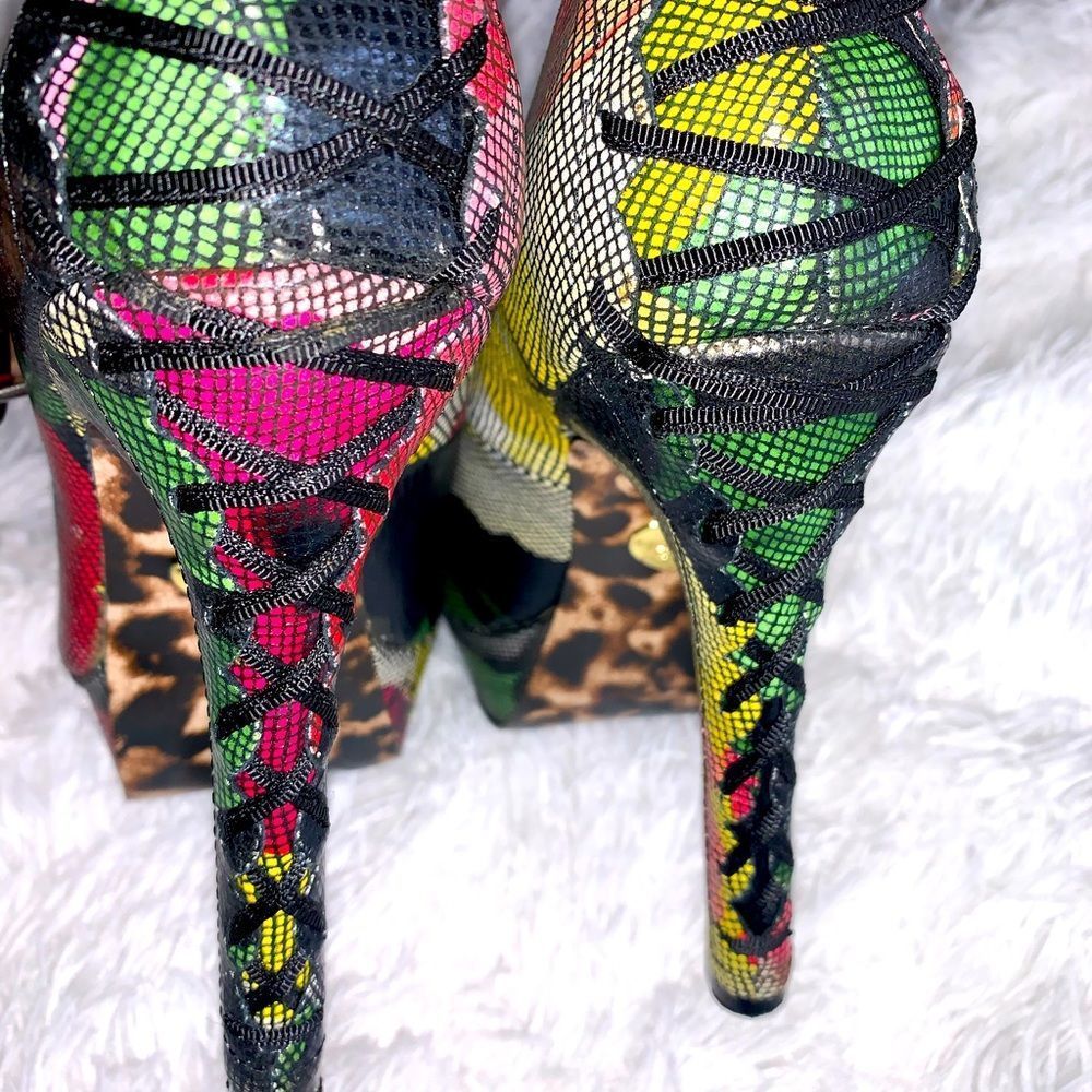 Betsy Johnson Platform Pumps